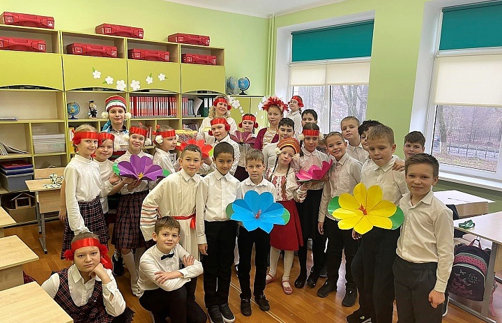 20 января в начальной школе прошёл Фестиваль народов России. 3 Б класс представил республику Мордовия..
